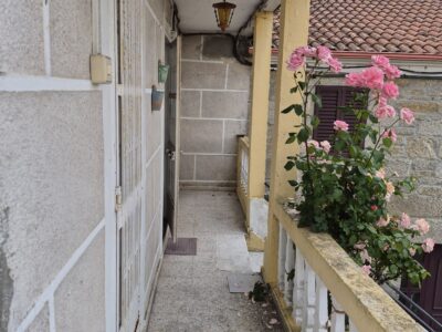 Casa unifamiliar con finca cerrada en Xunqueira de Espadañedo.