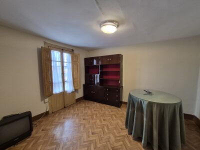 Casa unifamiliar con finca cerrada en Xunqueira de Espadañedo.