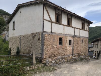 CASA CON JARDÍN. PRADILLO. CAMEROS. LA RIOJA