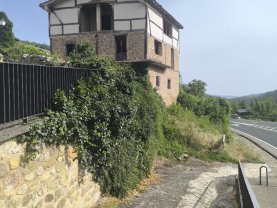 CASA CON JARDÍN. PRADILLO. CAMEROS. LA RIOJA