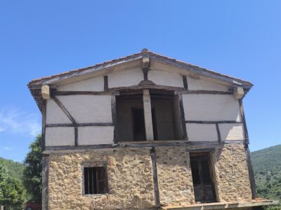 CASA CON JARDÍN. PRADILLO. CAMEROS. LA RIOJA