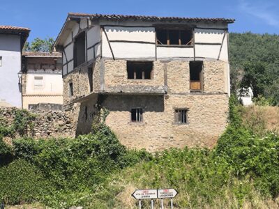 CASA CON JARDÍN. PRADILLO. CAMEROS. LA RIOJA