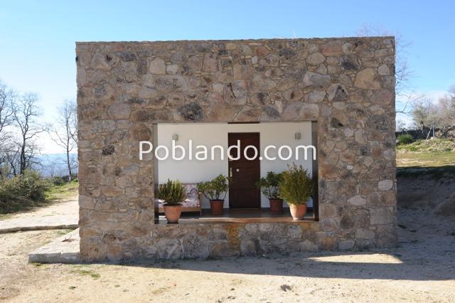 Hotel boutique en funcionamiento en Sierra de Gata · finca privada de 12 ha · alto potencial de crecimiento y ampliación.