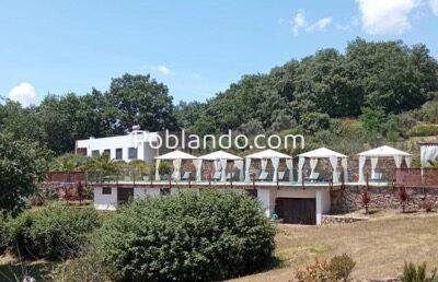 Hotel boutique en funcionamiento en Sierra de Gata · finca privada de 12 ha · alto potencial de crecimiento y ampliación.