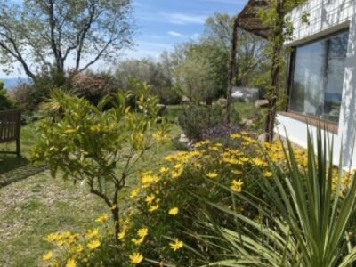 Hotel boutique en funcionamiento en Sierra de Gata · finca privada de 12 ha · alto potencial de crecimiento y ampliación.