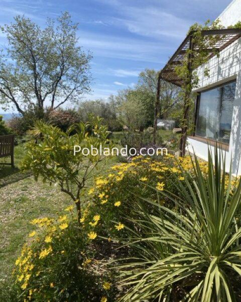 Hotel boutique en funcionamiento en Sierra de Gata · finca privada de 12 ha · alto potencial de crecimiento y ampliación.