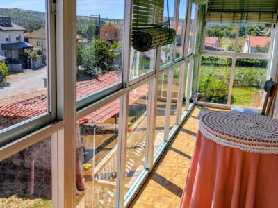 Casa unifamiliar con finca cerrada en Xunqueira de Espadañedo.