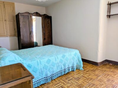 Casa unifamiliar con finca cerrada en Xunqueira de Espadañedo.