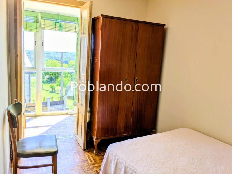 Casa unifamiliar con finca cerrada en Xunqueira de Espadañedo.