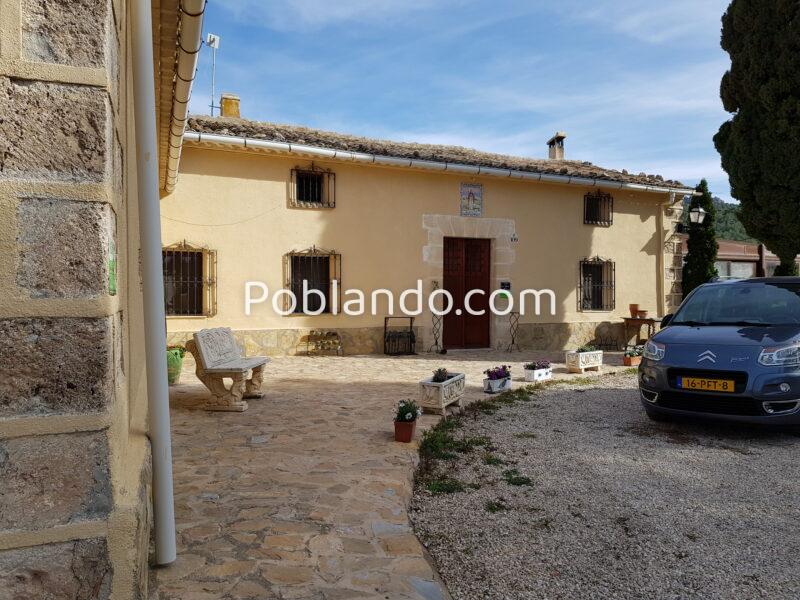 Un rincón junto al Font Roja, listo para su próxima vida
