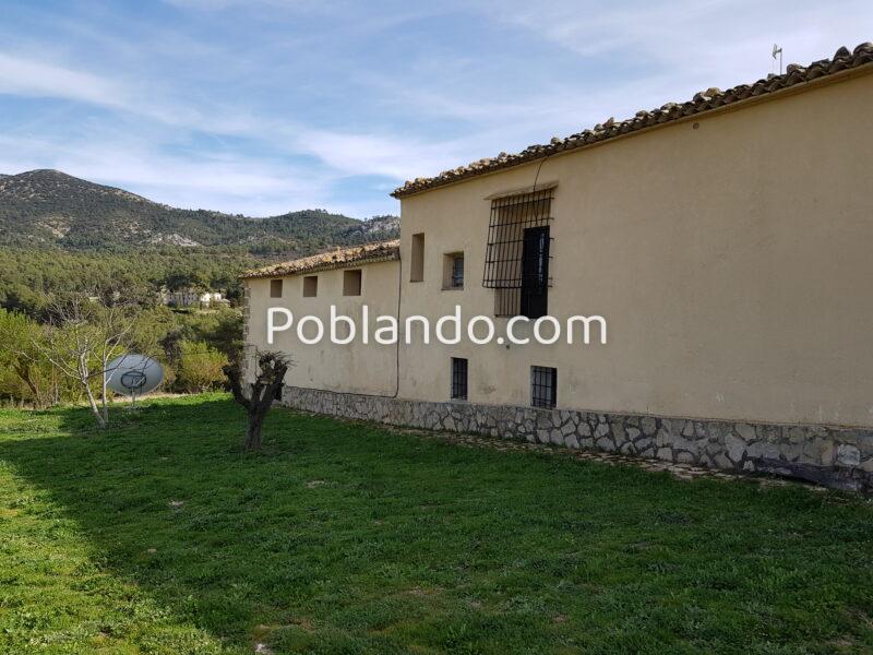 Un rincón junto al Font Roja, listo para su próxima vida