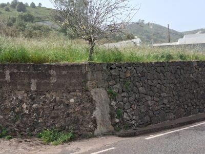 Casa y Terrenos en Santa María de Guía Gran Canaria 100% HABITABLE DESDE YA RECIEN SANEADA Y PINTADA!!!!
