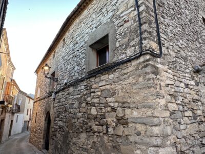 Casa de pueblo reformada en Montoliu de Segarra – encanto, tranquilidad y autenticidad