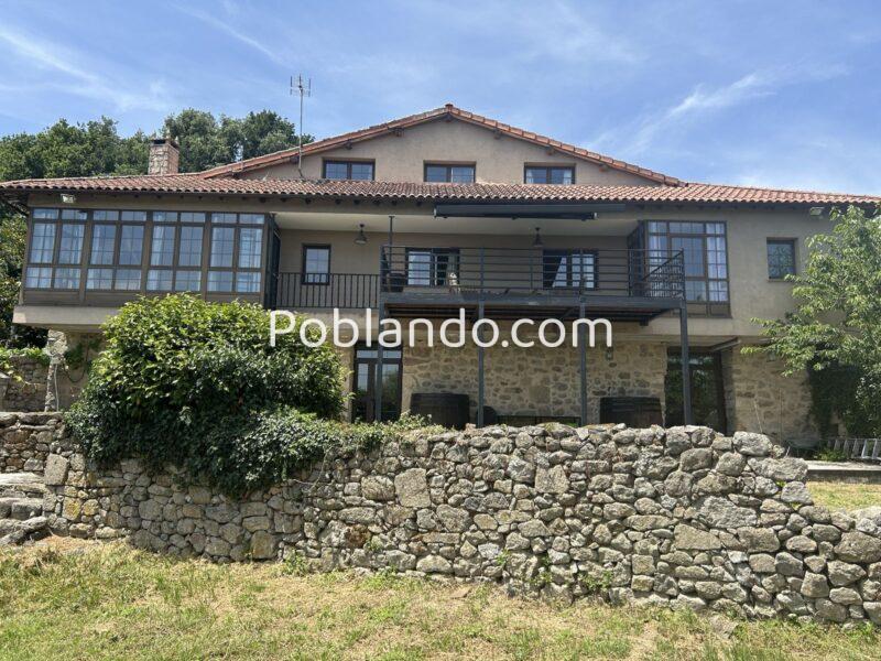Fantástica casa de piedr reformada