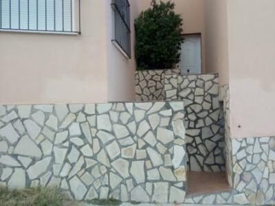 VIVIENDA DE 2 PLANTAS MAS SÓTANO DE 220 M2 Y 130 M2 DE GARAJE