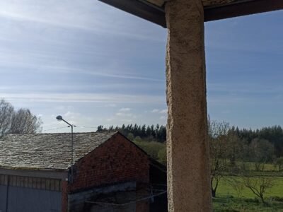 Casa de piedra con parcela