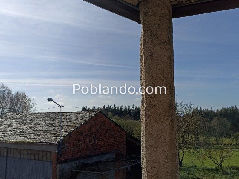 Casa de piedra con parcela