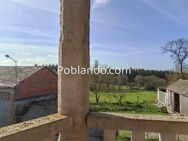 Casa de piedra con parcela