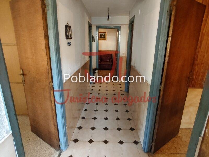 CASA CON PATIO Y GARAJE