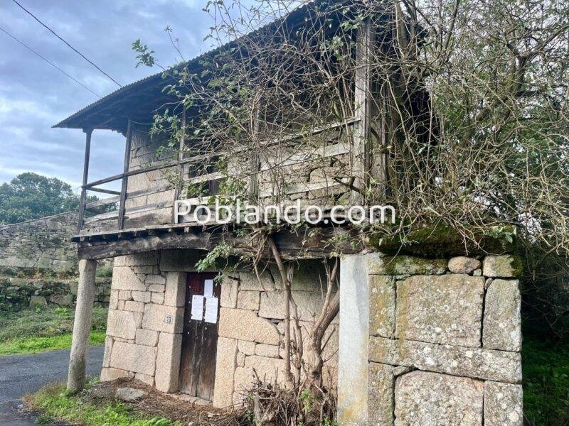 CASA PARA REFORMAR, MÁS SOLAR INDEPENDIENTE CON CASA EN RUINAS DE PIEDRA DEL PAÍS APROVECHABLE. LAIANTES DE ARRIBA, MASIDE, OURENSE (GALICIA)