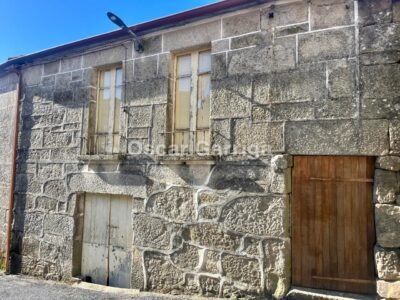 CASA CÉNTRICA, CON JARDÍN, FANTÁSTICAS PAREDES DE PIEDRA, TEJADO Y CANALONES NUEVOS. CEA, OURENSE (GALICIA)