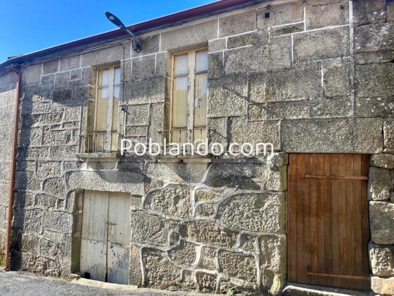 CASA CÉNTRICA, CON JARDÍN, FANTÁSTICAS PAREDES DE PIEDRA, TEJADO Y CANALONES NUEVOS. CEA, OURENSE (GALICIA)
