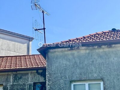 CASA CÉNTRICA, CON JARDÍN, FANTÁSTICAS PAREDES DE PIEDRA, TEJADO Y CANALONES NUEVOS. CEA, OURENSE (GALICIA)