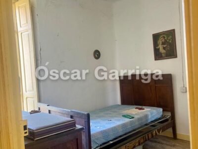 CASA CÉNTRICA, CON JARDÍN, FANTÁSTICAS PAREDES DE PIEDRA, TEJADO Y CANALONES NUEVOS. CEA, OURENSE (GALICIA)