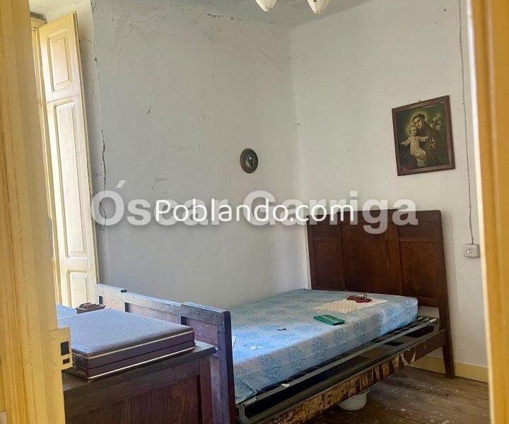 CASA CÉNTRICA, CON JARDÍN, FANTÁSTICAS PAREDES DE PIEDRA, TEJADO Y CANALONES NUEVOS. CEA, OURENSE (GALICIA)
