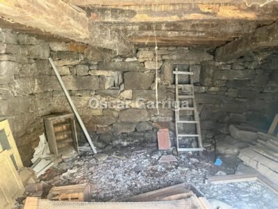 CASA CÉNTRICA, CON JARDÍN, FANTÁSTICAS PAREDES DE PIEDRA, TEJADO Y CANALONES NUEVOS. CEA, OURENSE (GALICIA)
