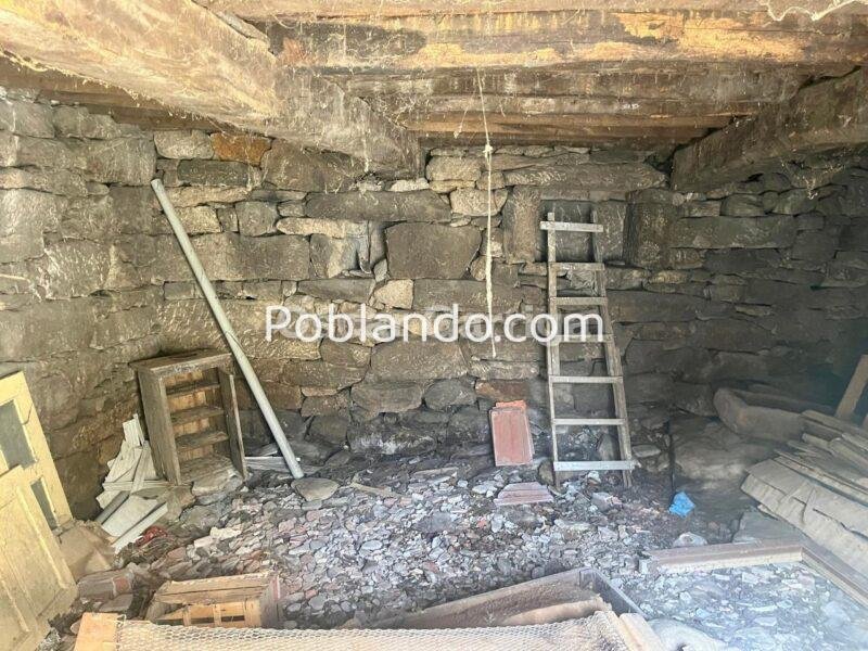CASA CÉNTRICA, CON JARDÍN, FANTÁSTICAS PAREDES DE PIEDRA, TEJADO Y CANALONES NUEVOS. CEA, OURENSE (GALICIA)
