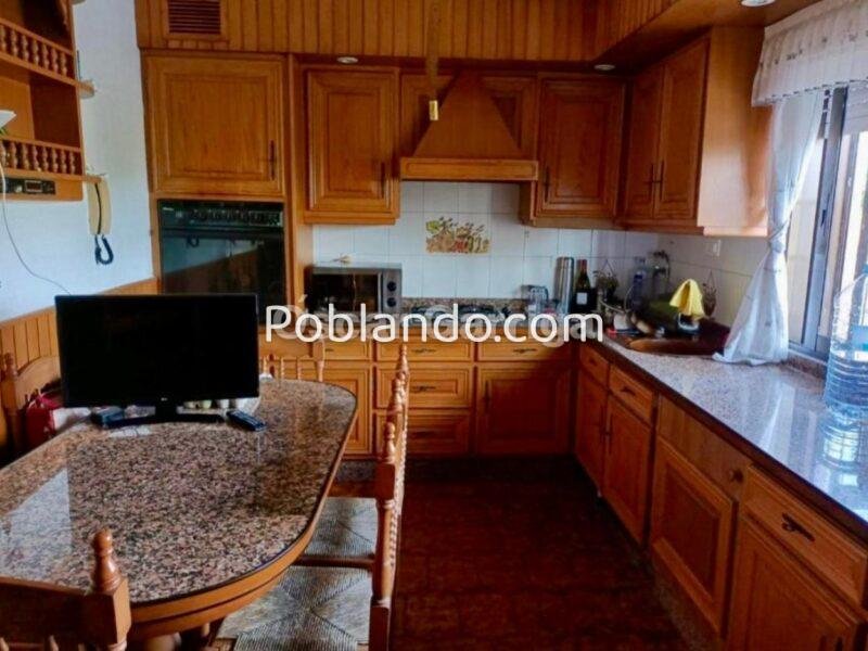 VIVIENDA INDEPENDIENTE TOTALMENTE AMUEBLADA DE 252 m2, CON FINCA DE 1350 m2 Y DOS DEPENDENCIAS AGRÍCOLAS DE 122m2 y 20 m2 RESPECTIVAMENTE. O BOLO, MASIDE, OURENSE, GALICIA (SPAIN)).