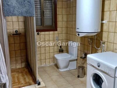 VIVIENDA INDEPENDIENTE TOTALMENTE AMUEBLADA DE 252 m2, CON FINCA DE 1350 m2 Y DOS DEPENDENCIAS AGRÍCOLAS DE 122m2 y 20 m2 RESPECTIVAMENTE. O BOLO, MASIDE, OURENSE, GALICIA (SPAIN)).