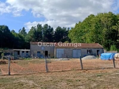 VIVIENDA INDEPENDIENTE TOTALMENTE AMUEBLADA DE 252 m2, CON FINCA DE 1350 m2 Y DOS DEPENDENCIAS AGRÍCOLAS DE 122m2 y 20 m2 RESPECTIVAMENTE. O BOLO, MASIDE, OURENSE, GALICIA (SPAIN)).