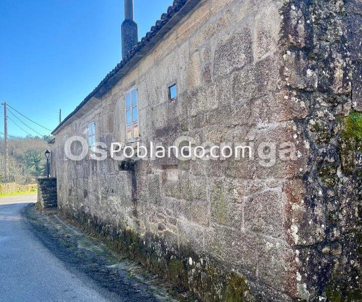 FANTÁSTICA CASA SEÑORIAL DE 664 m2, CON FINCA URBANIZABLE DE 3455 m2. CASTRO DE CARBALLEDO, LUGO, GALICIA (SPAIN)