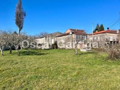 FANTÁSTICA CASA SEÑORIAL DE 664 m2, CON FINCA URBANIZABLE DE 3455 m2. CASTRO DE CARBALLEDO, LUGO, GALICIA (SPAIN)