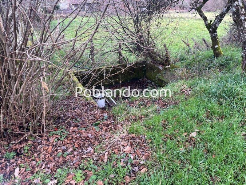 TRES CASITAS ANTIGUAS PARA RESTAURAR MÄS FINCA DE 1100 m2, CON LAVADERO, POZO Y HÓRREO. LAMAS, AGUADA, CARBALLEDO, LUGO (SPAIN).
