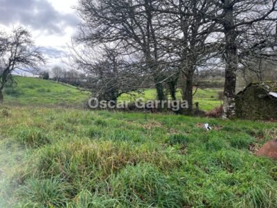 TRES CASITAS ANTIGUAS PARA RESTAURAR MÄS FINCA DE 1100 m2, CON LAVADERO, POZO Y HÓRREO. LAMAS, AGUADA, CARBALLEDO, LUGO (SPAIN).