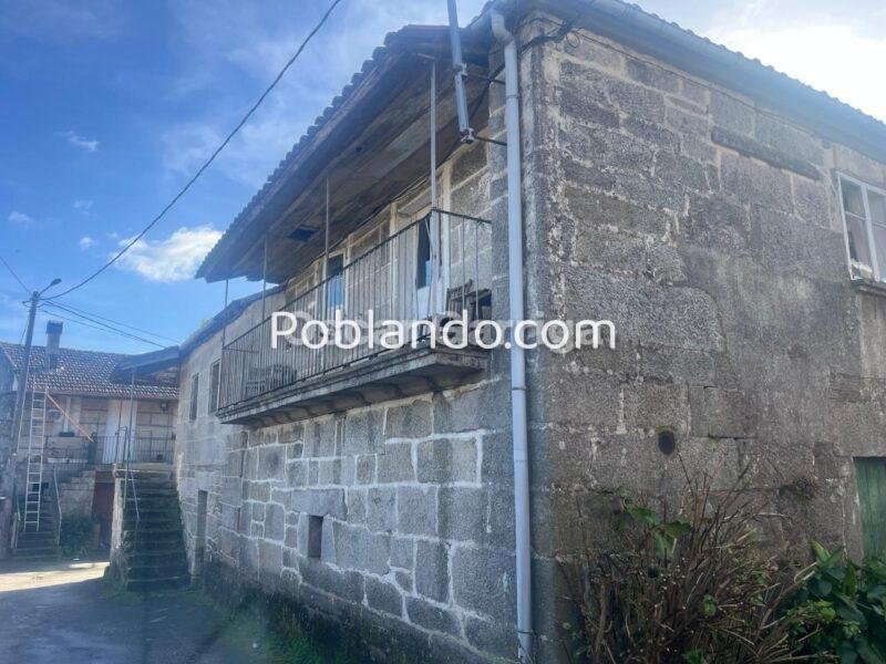 CASA DE PIEDRA PARA REFORMAR, CON TEJADO EN PERFECTO ESTADO, DIVISIONES INTERIORES, AGUA, ALCANTARILLADO, ELECTRICIDAD Y EXCELENTES VISTAS. LONGOS, CEA, OURENSE (SPAIN)