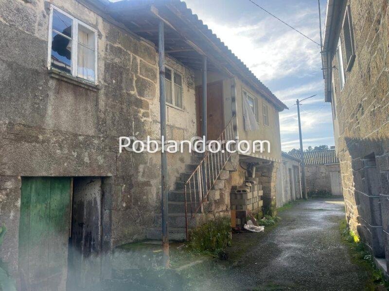 CASA DE PIEDRA PARA REFORMAR, CON TEJADO EN PERFECTO ESTADO, DIVISIONES INTERIORES, AGUA, ALCANTARILLADO, ELECTRICIDAD Y EXCELENTES VISTAS. LONGOS, CEA, OURENSE (SPAIN)