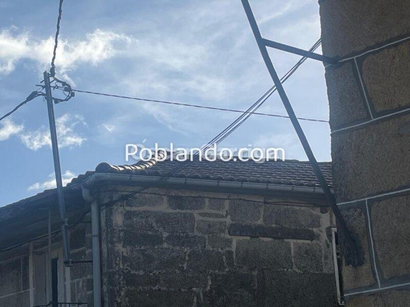 CASA DE PIEDRA PARA REFORMAR, CON TEJADO EN PERFECTO ESTADO, DIVISIONES INTERIORES, AGUA, ALCANTARILLADO, ELECTRICIDAD Y EXCELENTES VISTAS. LONGOS, CEA, OURENSE (SPAIN)