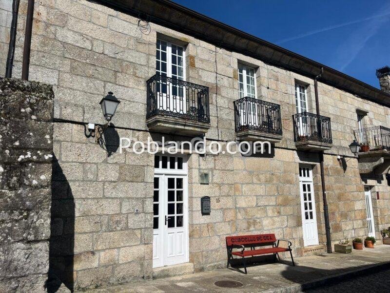 CASA SEÑORIAL GALLEGA, DE 300 m2, UBICADA A POCOS METROS DEL ENCLAVE DEL MONASTERIO DE OSERA, CON FINCA CONTIGUA DE 300 m2. OSERA, CEA, OURENSE (SPAIN).