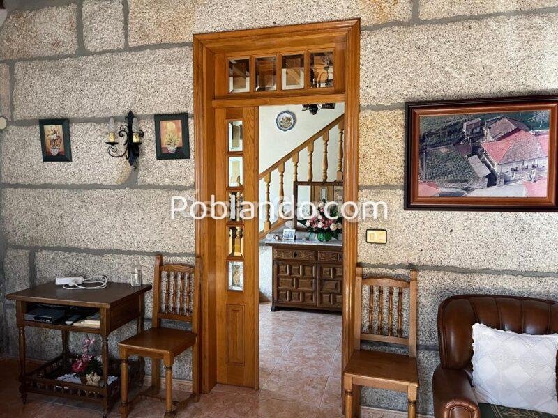 CASA SEÑORIAL GALLEGA, DE 300 m2, UBICADA A POCOS METROS DEL ENCLAVE DEL MONASTERIO DE OSERA, CON FINCA CONTIGUA DE 300 m2. OSERA, CEA, OURENSE (SPAIN).
