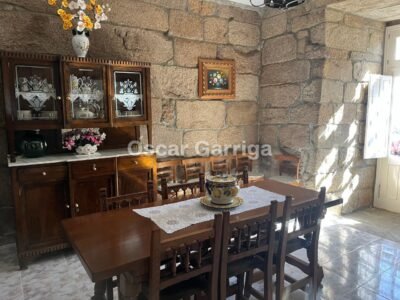 CASA SEÑORIAL GALLEGA, DE 300 m2, UBICADA A POCOS METROS DEL ENCLAVE DEL MONASTERIO DE OSERA, CON FINCA CONTIGUA DE 300 m2. OSERA, CEA, OURENSE (SPAIN).