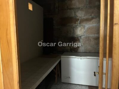 CASA SEÑORIAL GALLEGA, DE 300 m2, UBICADA A POCOS METROS DEL ENCLAVE DEL MONASTERIO DE OSERA, CON FINCA CONTIGUA DE 300 m2. OSERA, CEA, OURENSE (SPAIN).