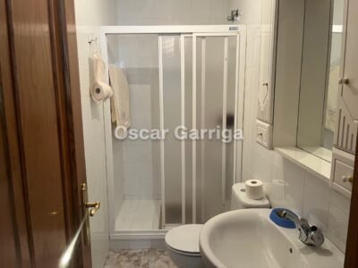 CASA SEÑORIAL GALLEGA, DE 300 m2, UBICADA A POCOS METROS DEL ENCLAVE DEL MONASTERIO DE OSERA, CON FINCA CONTIGUA DE 300 m2. OSERA, CEA, OURENSE (SPAIN).