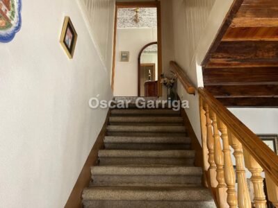 CASA SEÑORIAL GALLEGA, DE 300 m2, UBICADA A POCOS METROS DEL ENCLAVE DEL MONASTERIO DE OSERA, CON FINCA CONTIGUA DE 300 m2. OSERA, CEA, OURENSE (SPAIN).