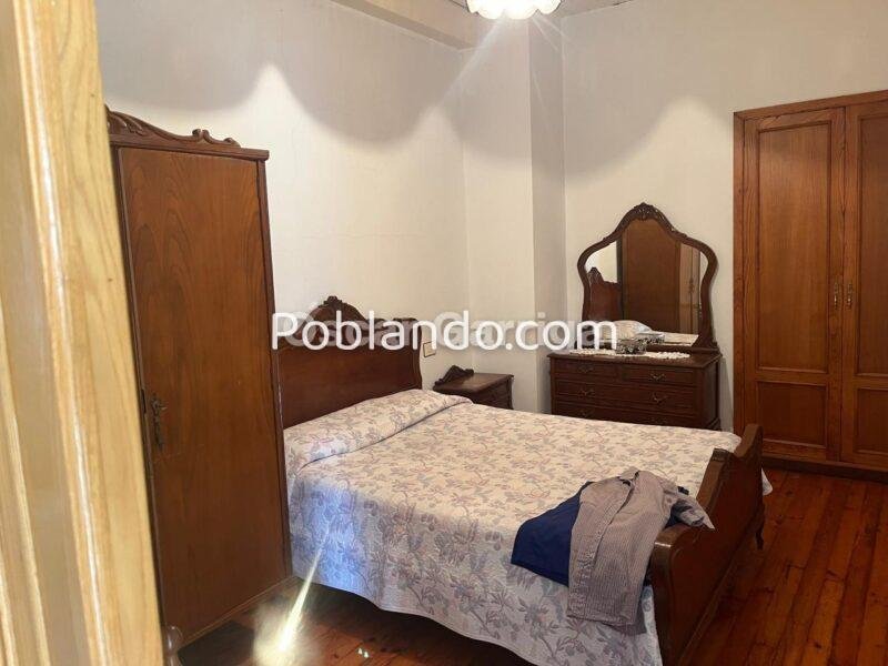 CASA SEÑORIAL GALLEGA, DE 300 m2, UBICADA A POCOS METROS DEL ENCLAVE DEL MONASTERIO DE OSERA, CON FINCA CONTIGUA DE 300 m2. OSERA, CEA, OURENSE (SPAIN).