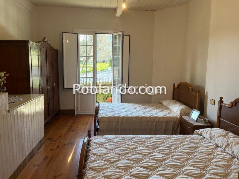 CASA SEÑORIAL GALLEGA, DE 300 m2, UBICADA A POCOS METROS DEL ENCLAVE DEL MONASTERIO DE OSERA, CON FINCA CONTIGUA DE 300 m2. OSERA, CEA, OURENSE (SPAIN).