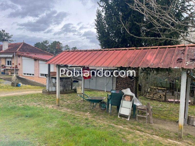 MAJESTUOSO INMUEBLE COMPUESTO DE VIVIENDA (247 m2) y FINCA (8611 m2), DENTRO DE UN CIERRE PERIMETRAL CON BASE DE HORMIGÓN. NEVES DE GRIXOA, SAN AMARO, OURENSE (SPAIN).
